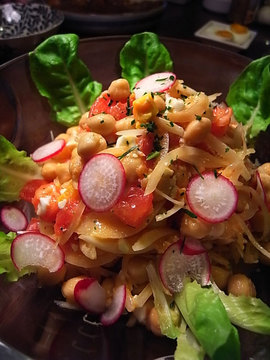 100406salad.jpg